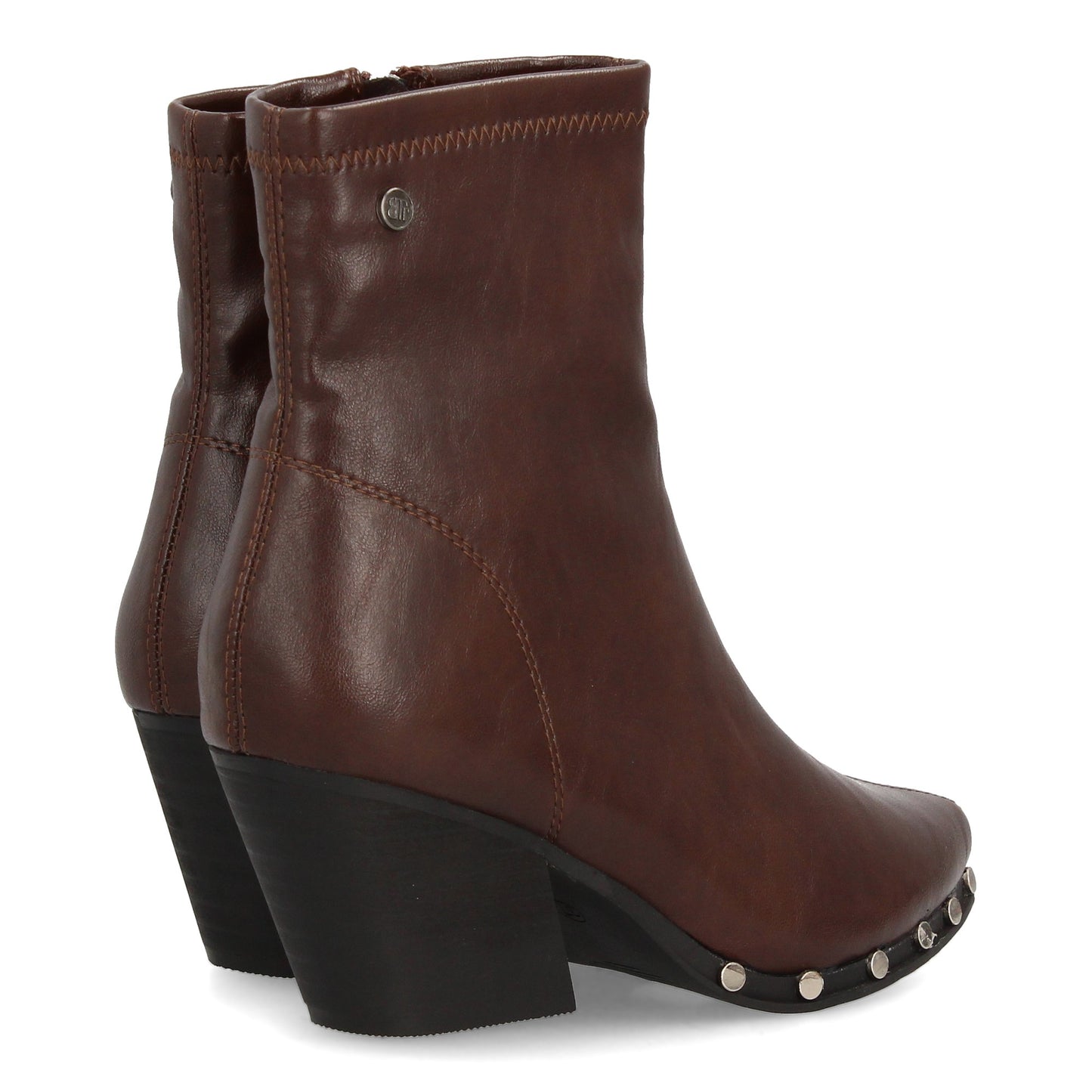 Botín de mujer con tacón cubano detalles de tachuelas estilo moderno acab