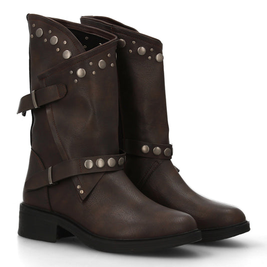Botas de Mujer Estilo Urbano con Detalles metalicos y tachuelas. Estampado liso.