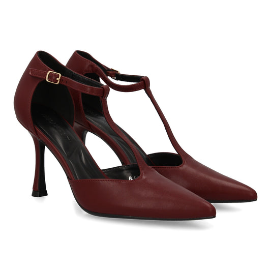 Stiletto de tacón fino  Diseño elegante  silueta clásica. Zapato de salón con ta