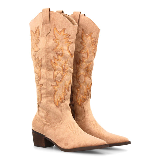 Botas camperas de mujer con caña alta y bordados estilo cowboy  cierre de cremal