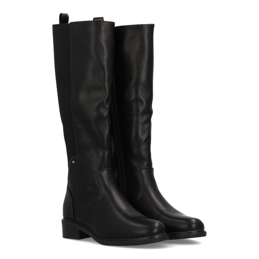 Bota alta con caña elástica en la parte trasera que se adapta perfectamente