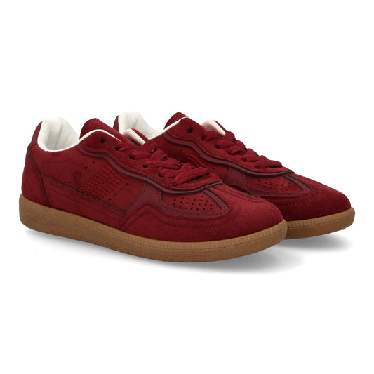 Zapatilla deportiva con diseño clásico para mujer. Textura de serraje y det