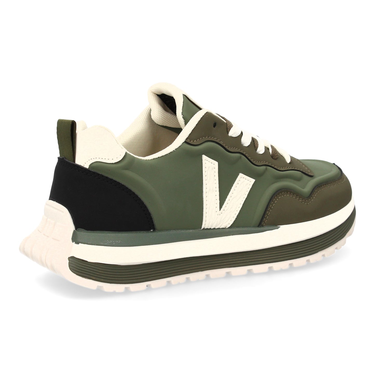 Zapatilla deportiva con Diseño moderno y suela dentada. Detalles de contraste  c