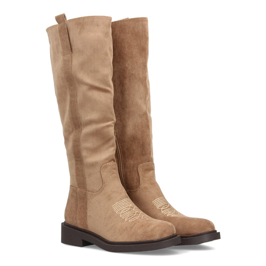 Bota alta para mujer con inspiración cowboy y detalle de bordado frontal  p