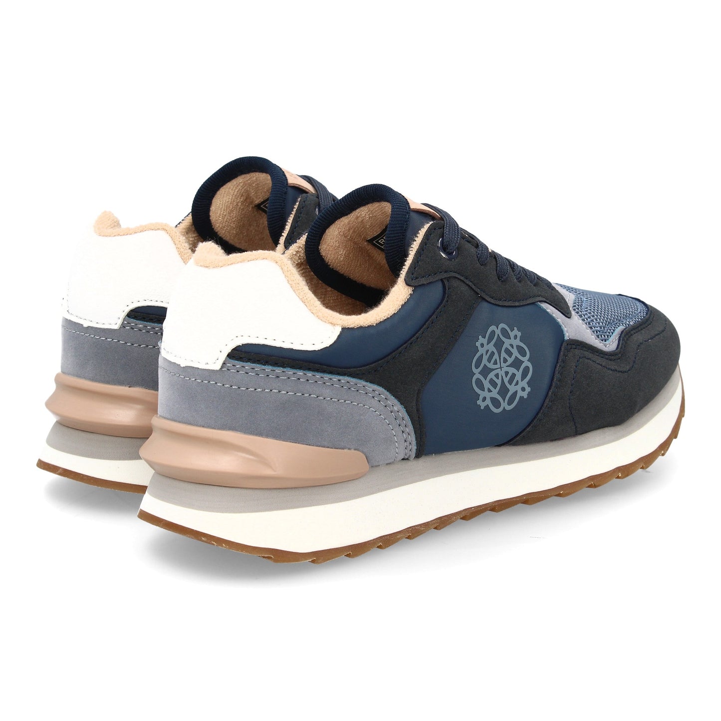 Zapatilla deportiva para mujer con diseño moderno combina diferentes textur