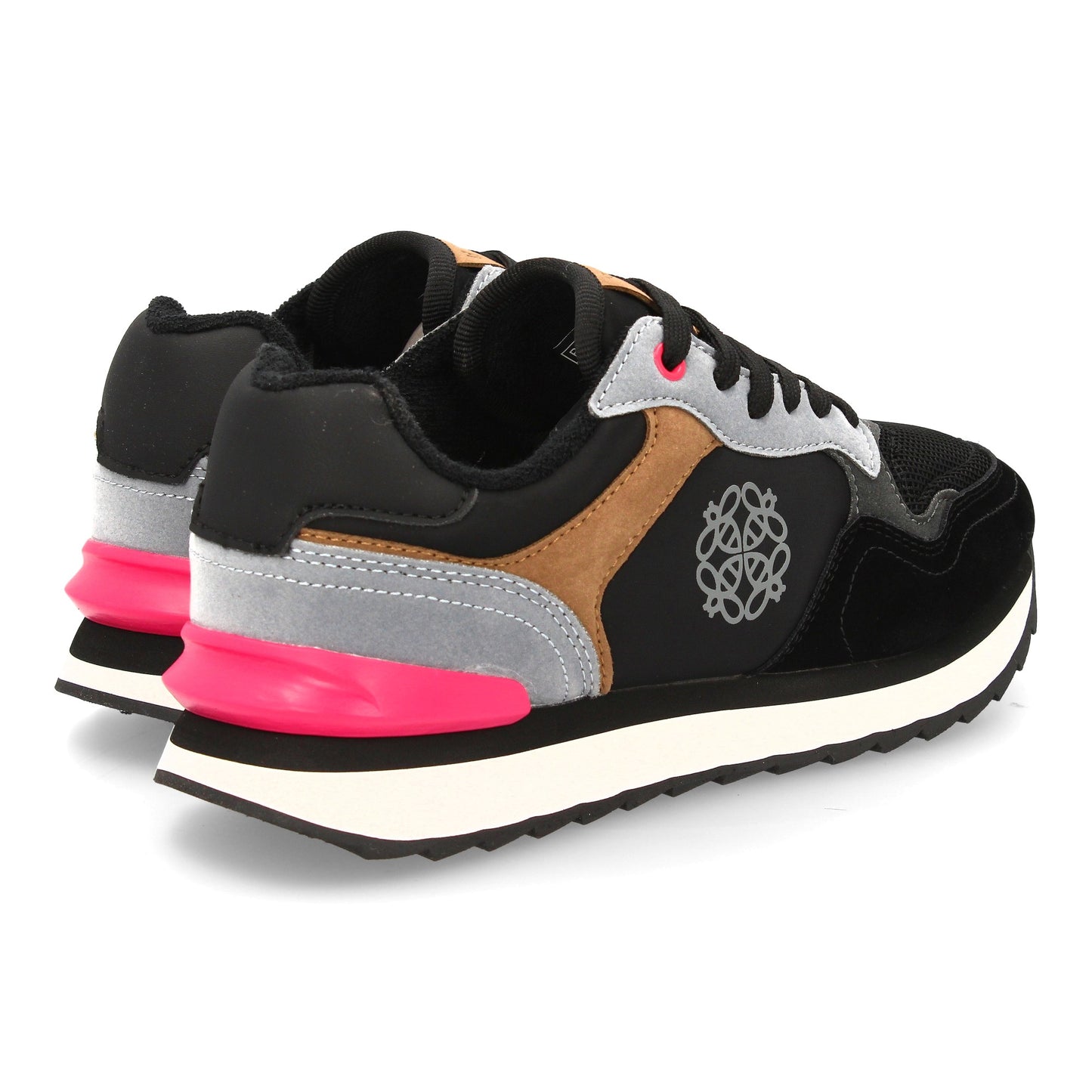 Zapatilla deportiva para mujer con diseño moderno combina diferentes textur