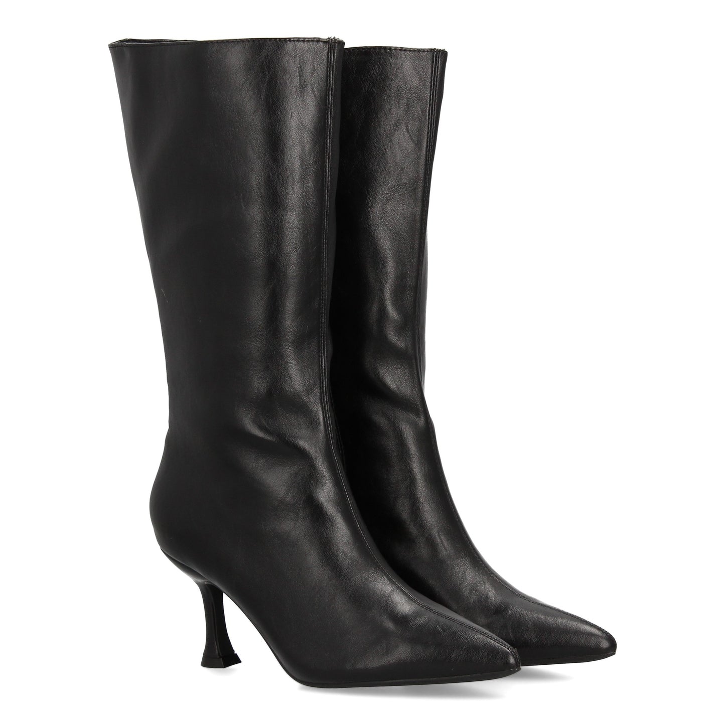 Bota alta de caña media diseño llamativo y sofisticado. Punta fina y tacón