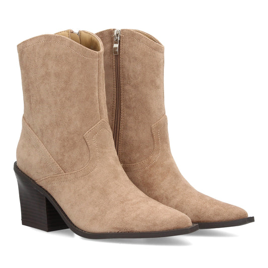 Bota estilo cowboy para mujer con diseño minimalista. Punta fina y tacón an