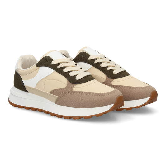 Zapatilla deportiva para mujer de estilo casual combina materiales y textur