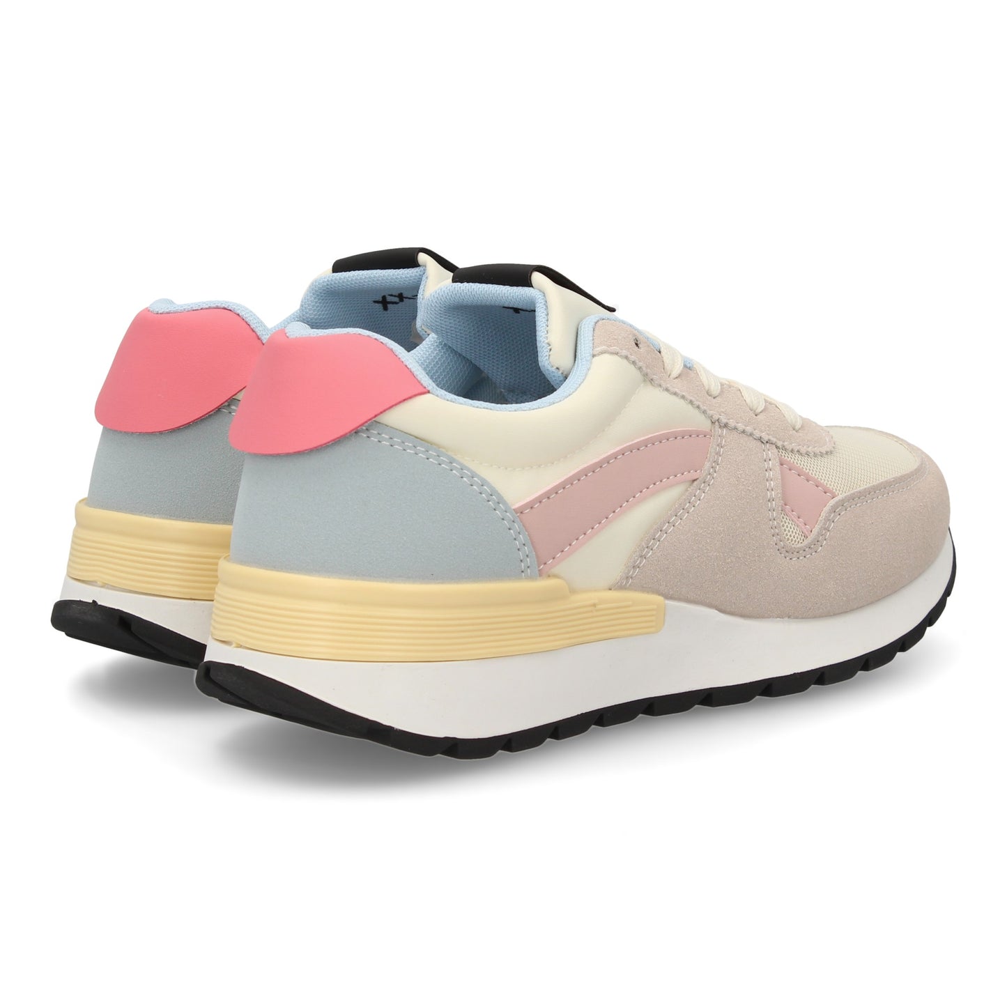 Zapatillas deportivas estilo urbano con diseño multicapas y malla transpira