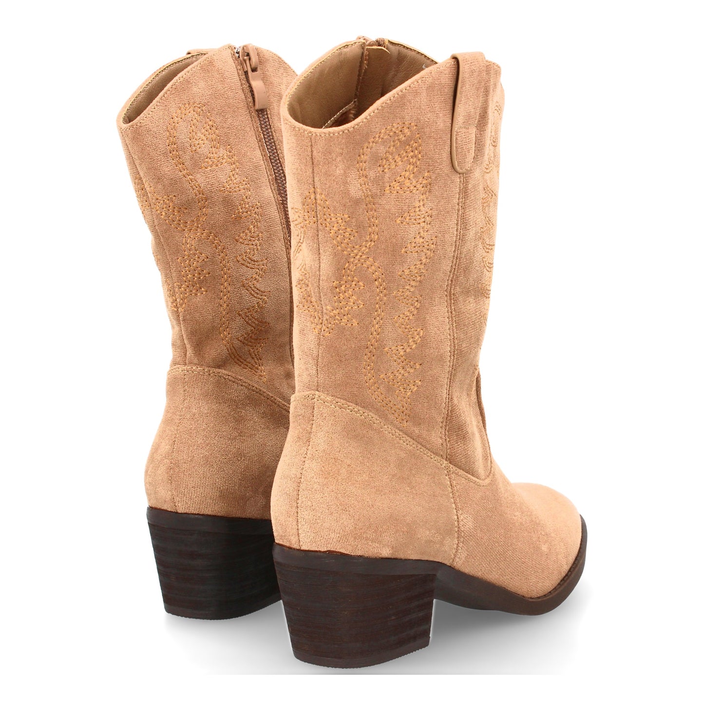 Bota cowboy de caña media con bordados frontales y laterales  punta fina. tacón