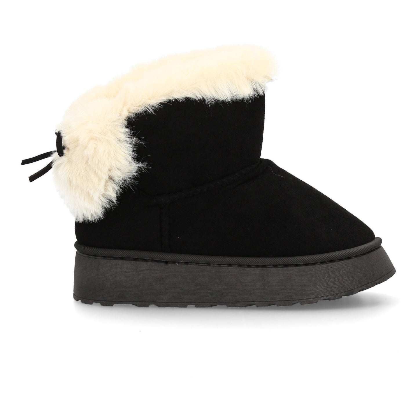 Bota para invierno con exterior de acabado afelpado y detalle de borreguito